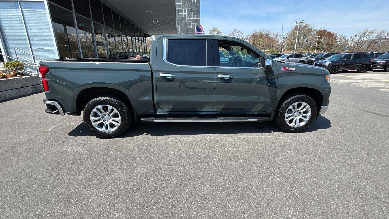Used 2025 Chevrolet Silverado 1500 LTZ w/ LTZ Premium Package AWD/4WD image 8
