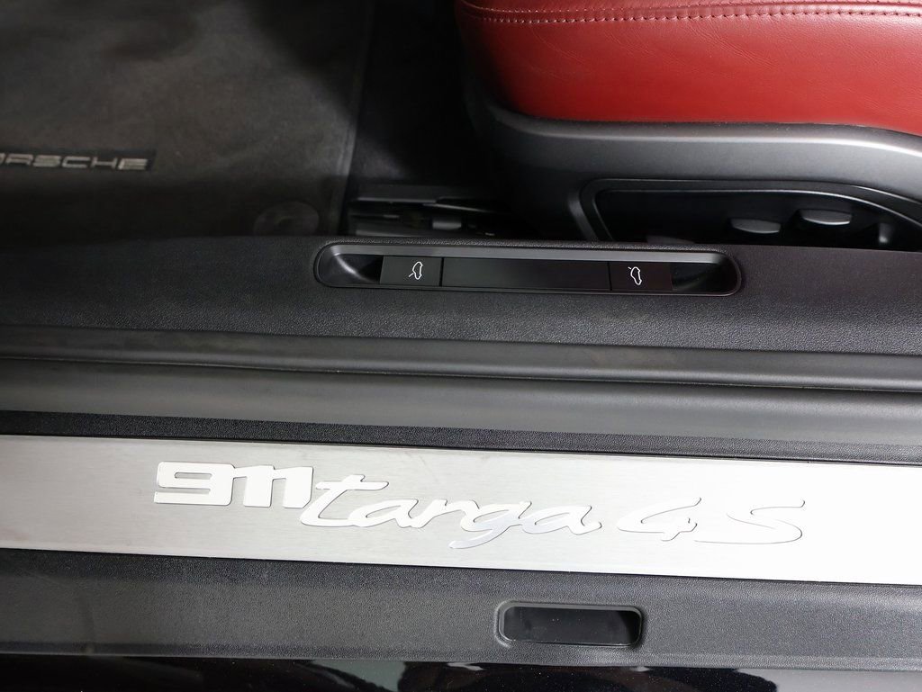Certified 2021 Porsche 911 Targa 4S AWD/4WD image 25