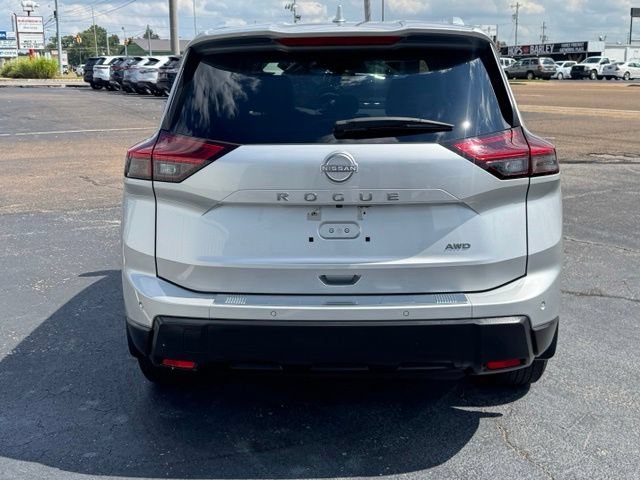 Used 2025 Nissan Rogue SV w/ SV Premium Package AWD/4WD image 4