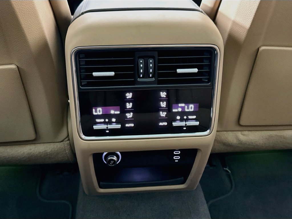 Certified 2023 Porsche Cayenne AWD/4WD image 27