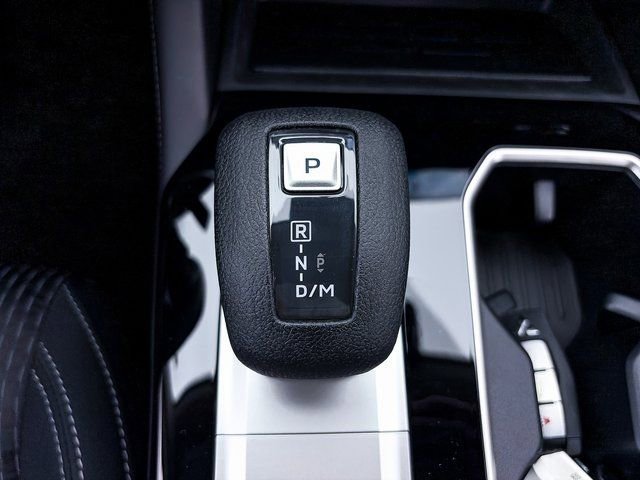 New 2025 Mitsubishi Outlander ES image 18