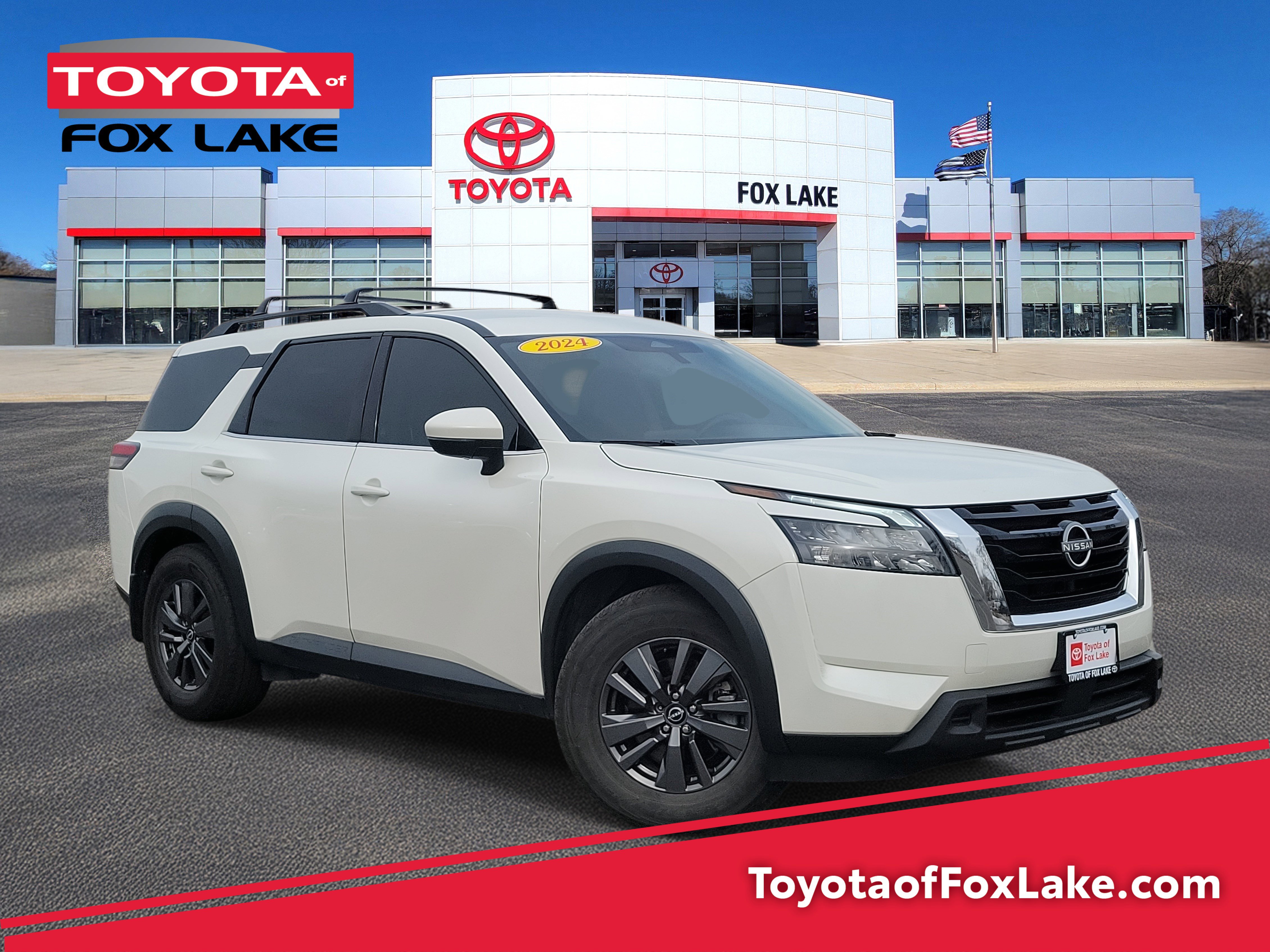 Used 2024 Nissan Pathfinder SV image 1