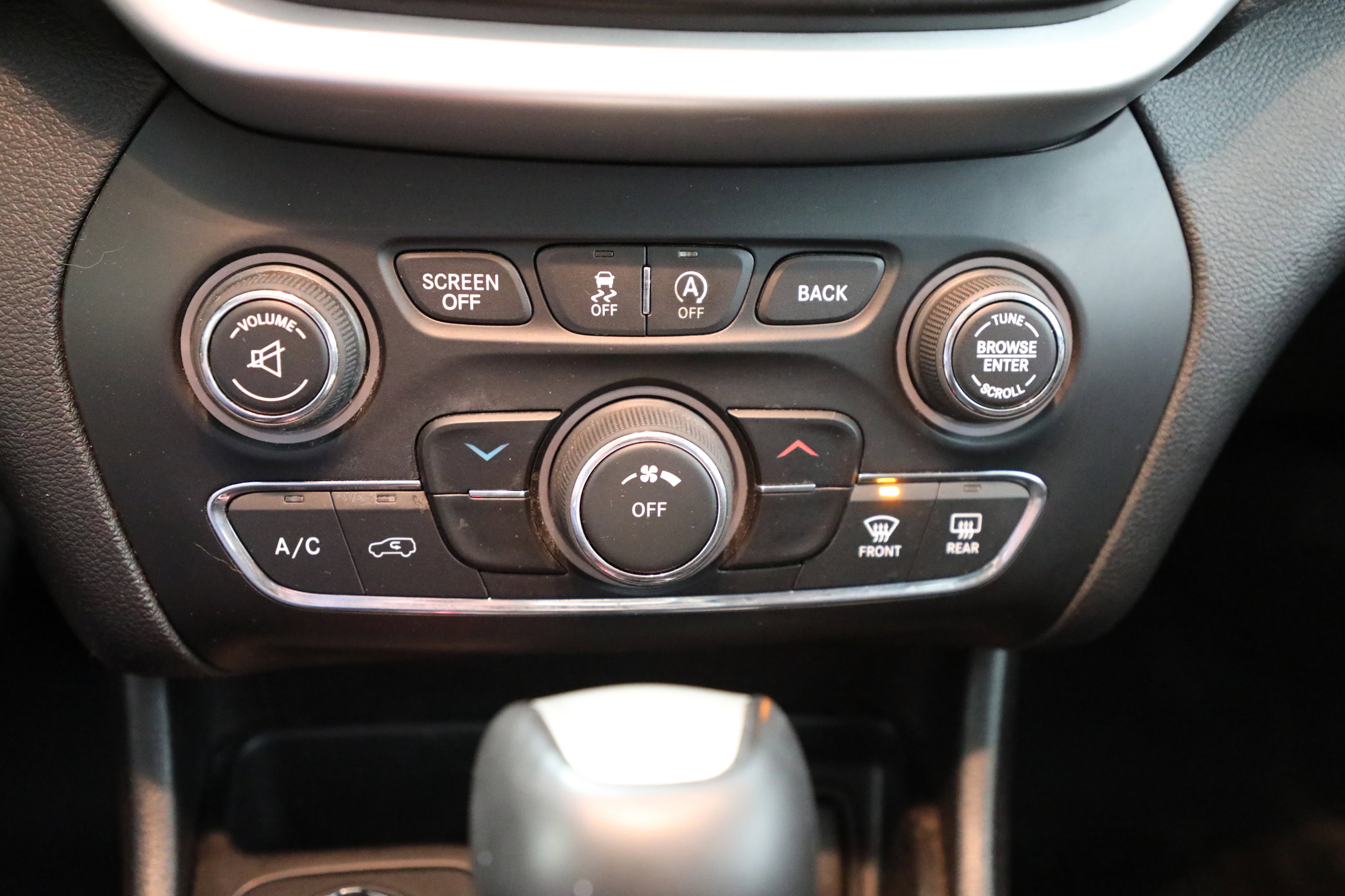 Used 2017 Jeep Cherokee Trailhawk w/ Cold Weather Group image 6