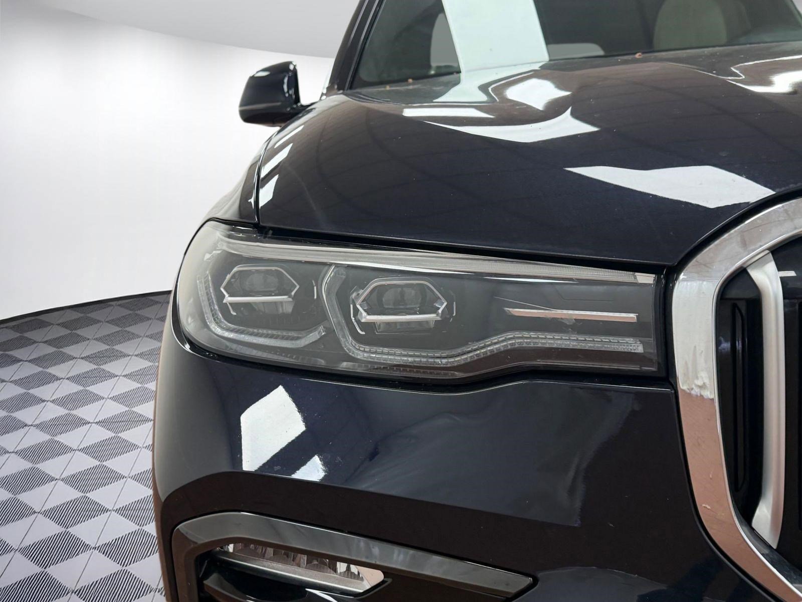 Used 2021 BMW X7 xDrive40i w/ M Sport Package image 9