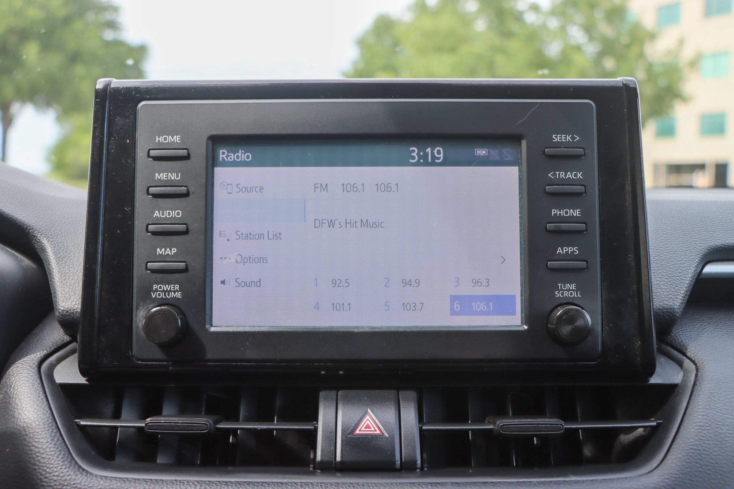 Used 2019 Toyota RAV4 LE FWD image 34