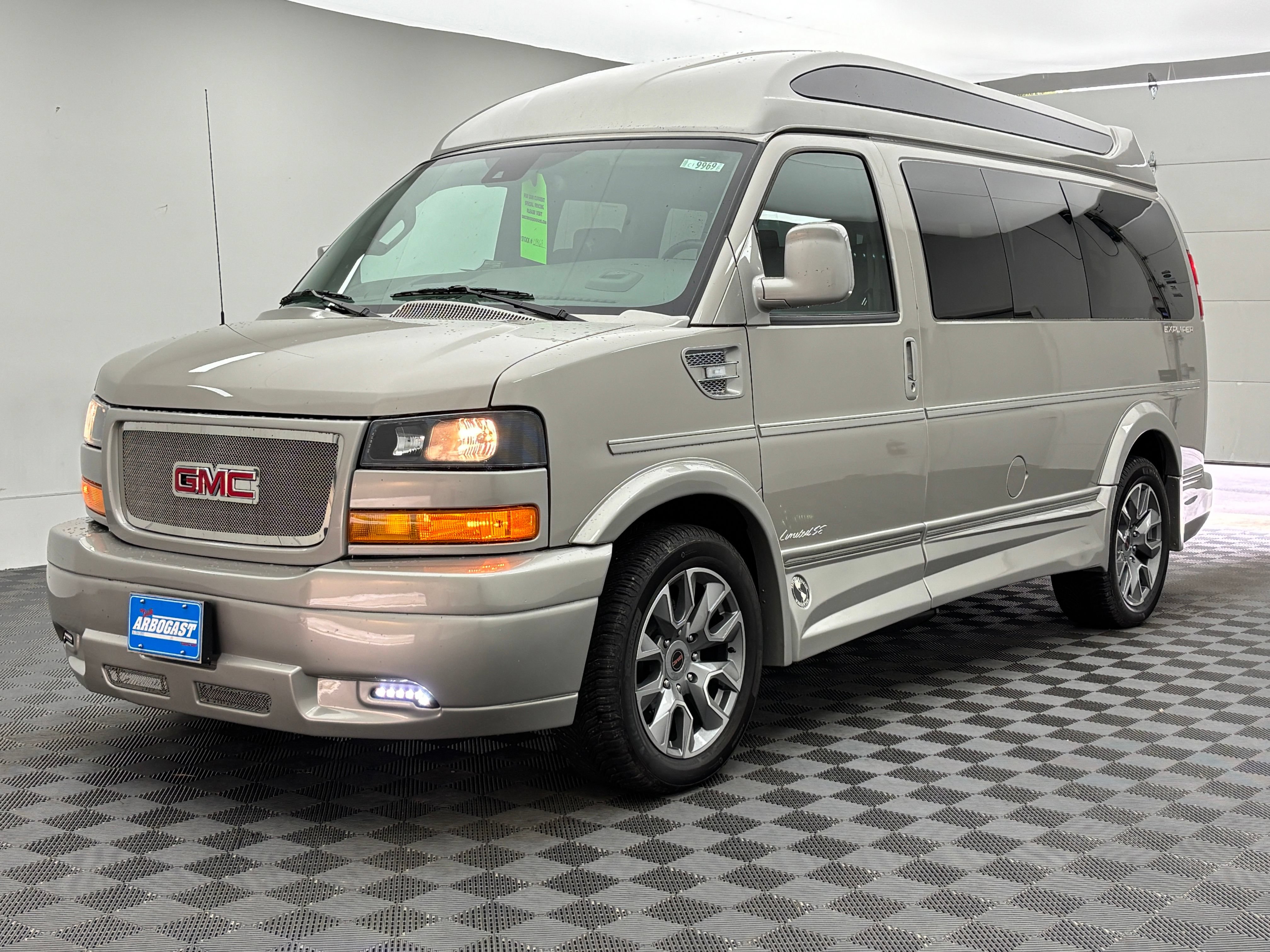 New 2026 GMC Savana 2500 w/ Driver Convenience Package RWD image 16
