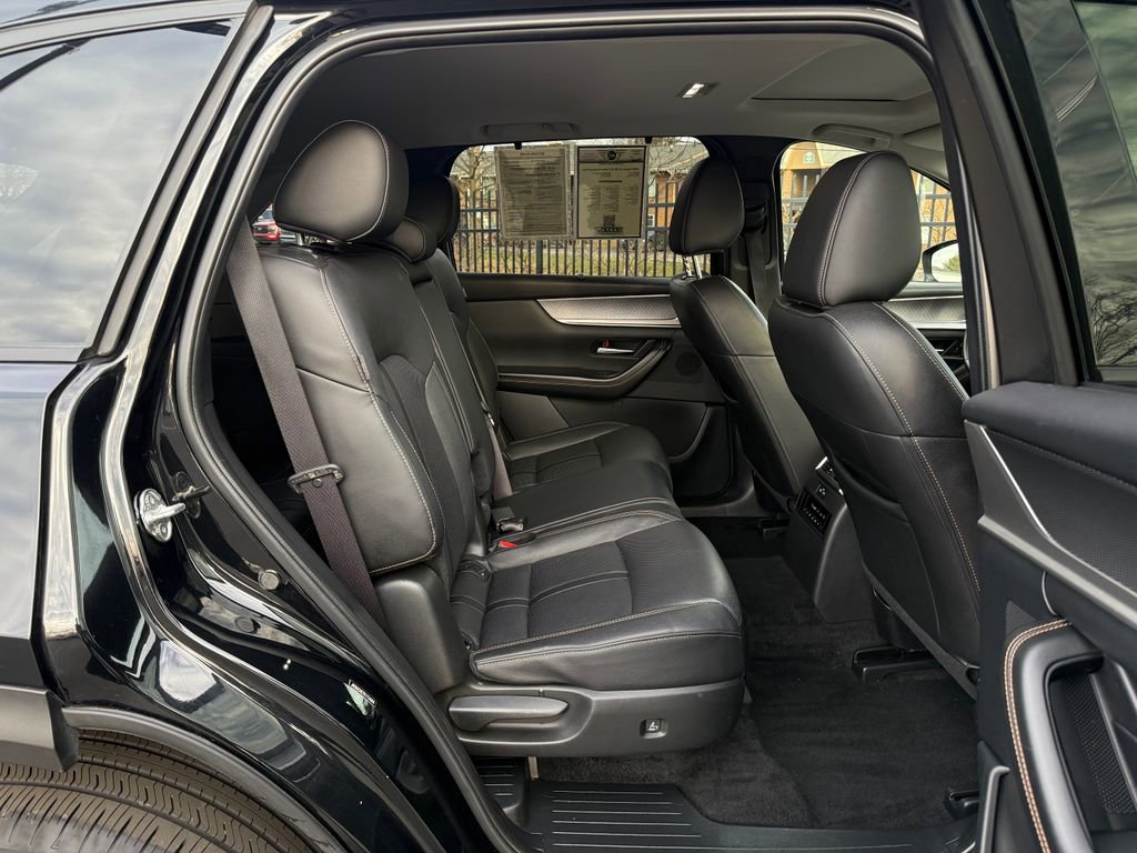 Used 2024 MAZDA CX-90 3.3 Turbo w/ Preferred Plus image 17