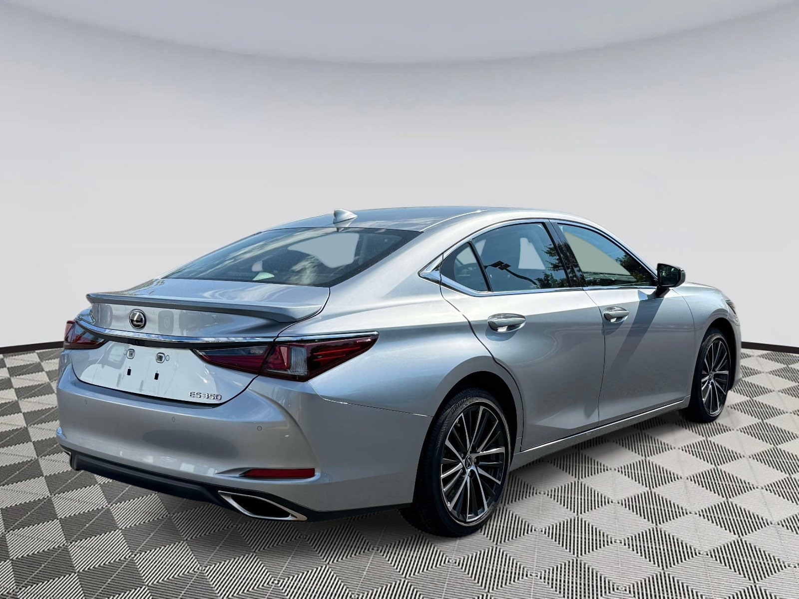 Used 2025 Lexus ES 350 w/ Premium Package FWD image 2