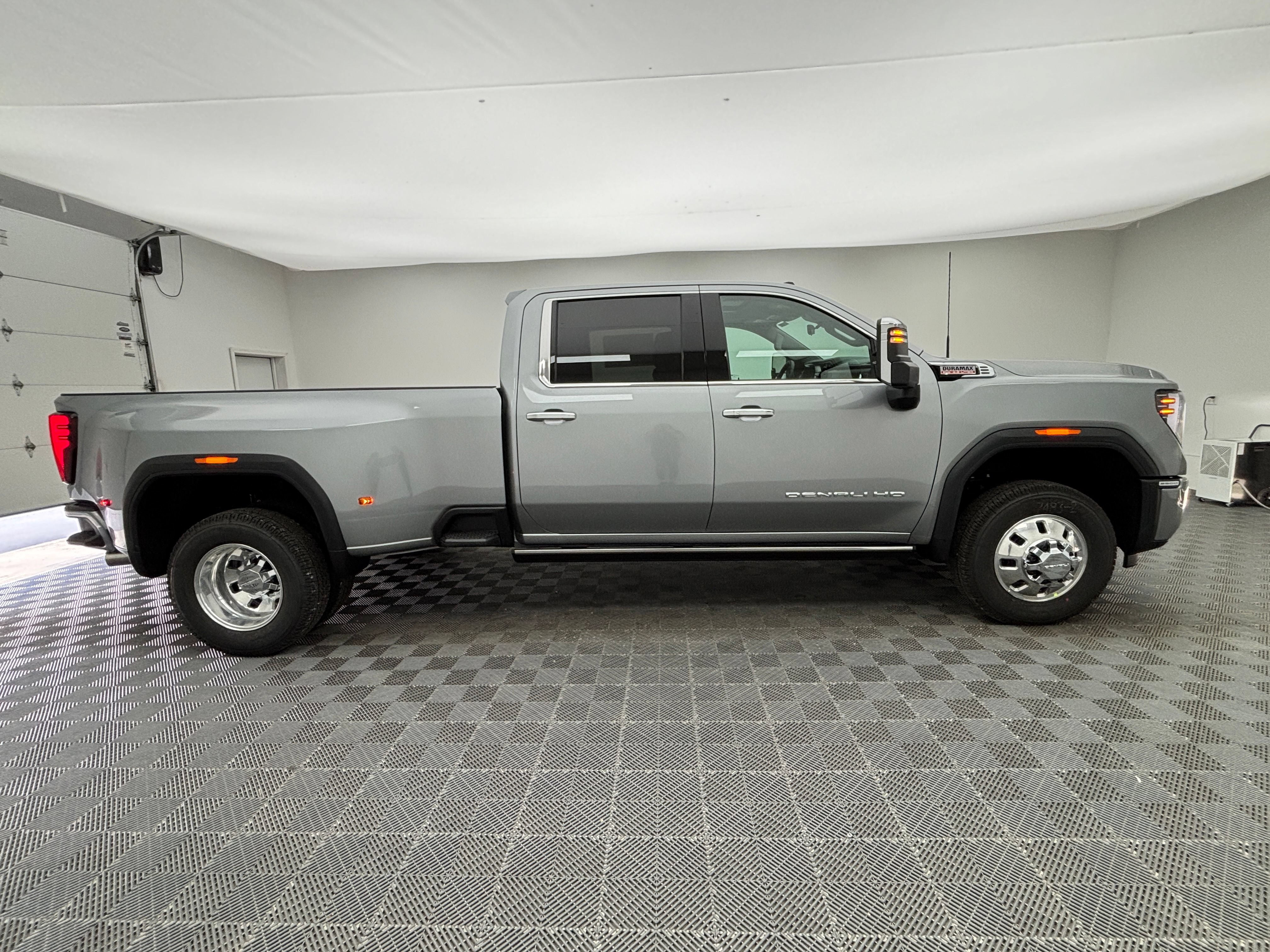 New 2026 GMC Sierra 3500 Denali w/ Denali Reserve Package AWD/4WD image 9