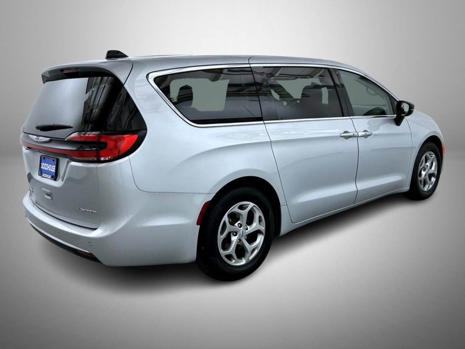 Used 2024 Chrysler Pacifica Limited image 5