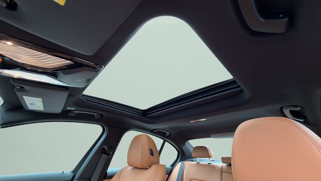 New 2026 BMW 330i Sedan w/ M Sport Package image 20