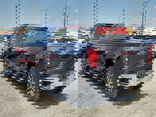New 2026 GMC Sierra 1500 SLT image 3