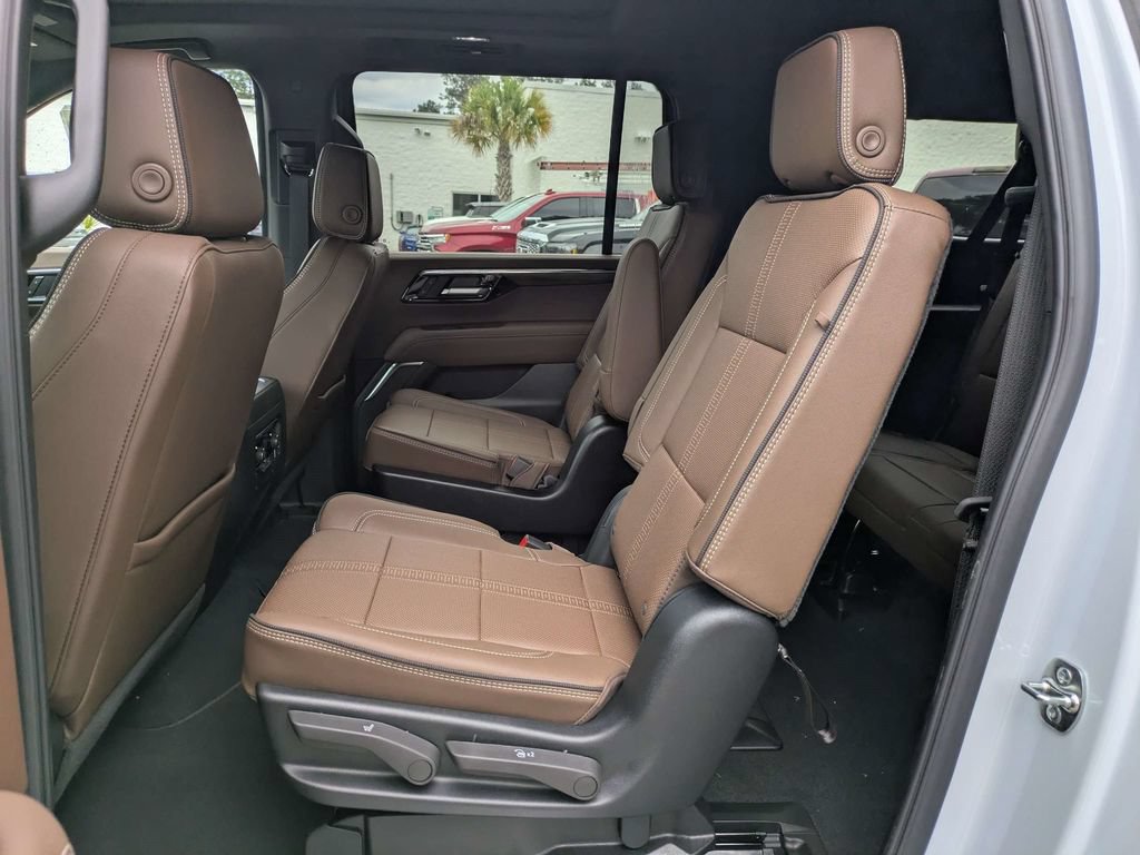New 2026 Chevrolet Suburban High Country w/ Sun And Tow Package AWD/4WD image 16