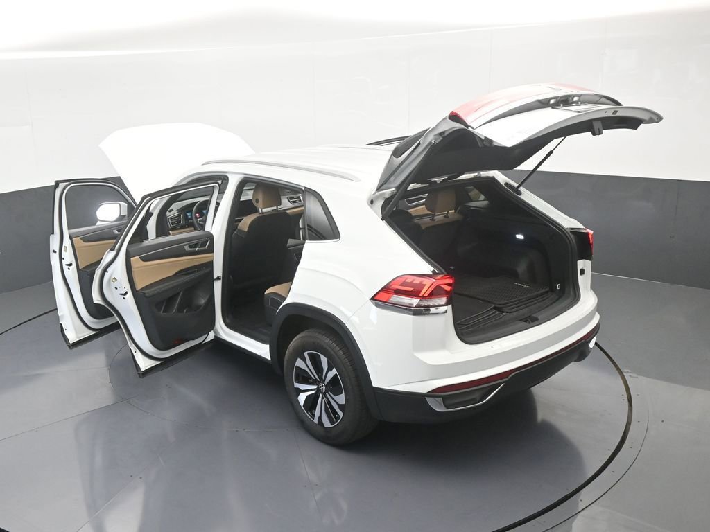 Used 2024 Volkswagen Atlas Cross Sport SE image 64