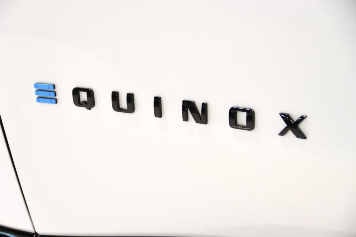 Used 2025 Chevrolet Equinox EV RS FWD image 16