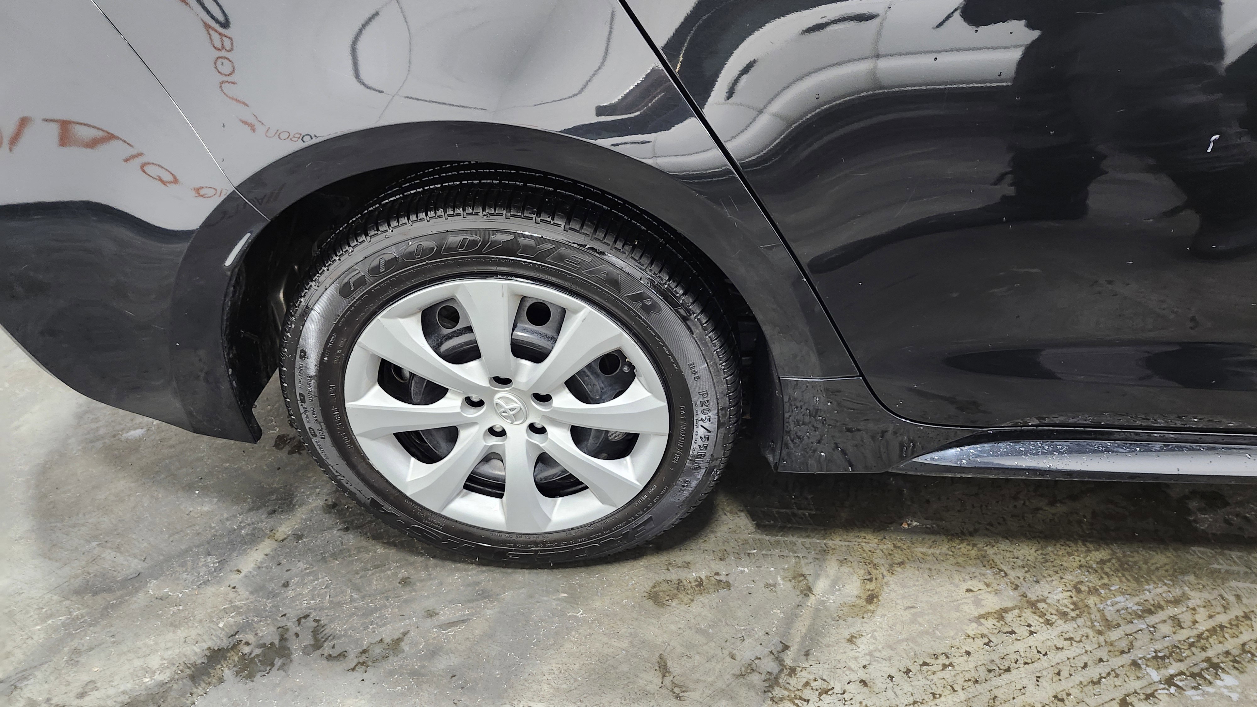 Used 2022 Toyota Corolla LE image 8