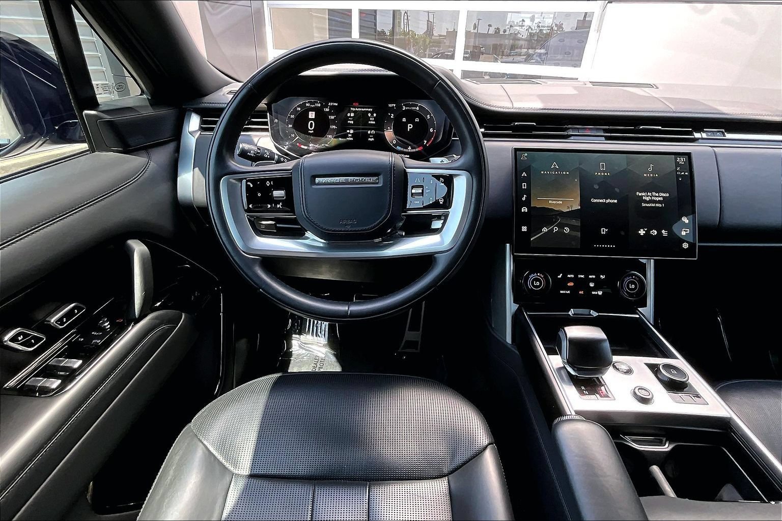 Certified 2023 Land Rover Range Rover SV AWD/4WD image 5