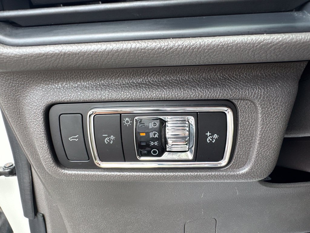 Used 2023 Lincoln Corsair FWD image 16