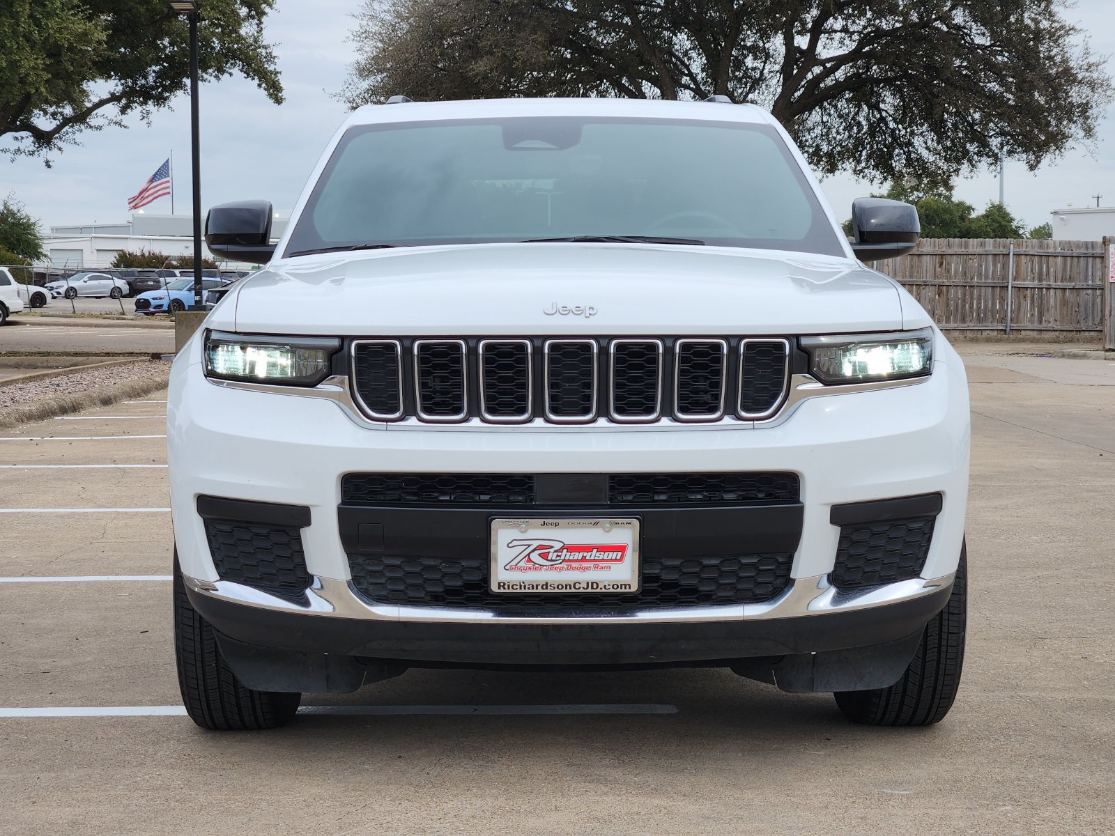 Used 2025 Jeep Grand Cherokee L Laredo w/ Luxury Tech Group I RWD image 7