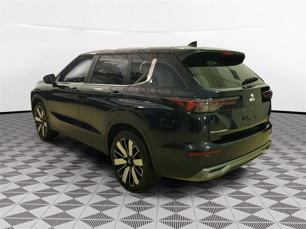 New 2025 Mitsubishi Outlander SE image 4