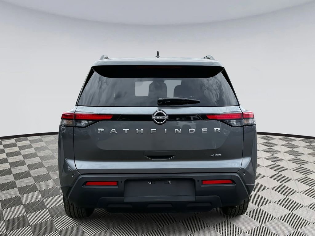 Used 2025 Nissan Pathfinder SV image 3