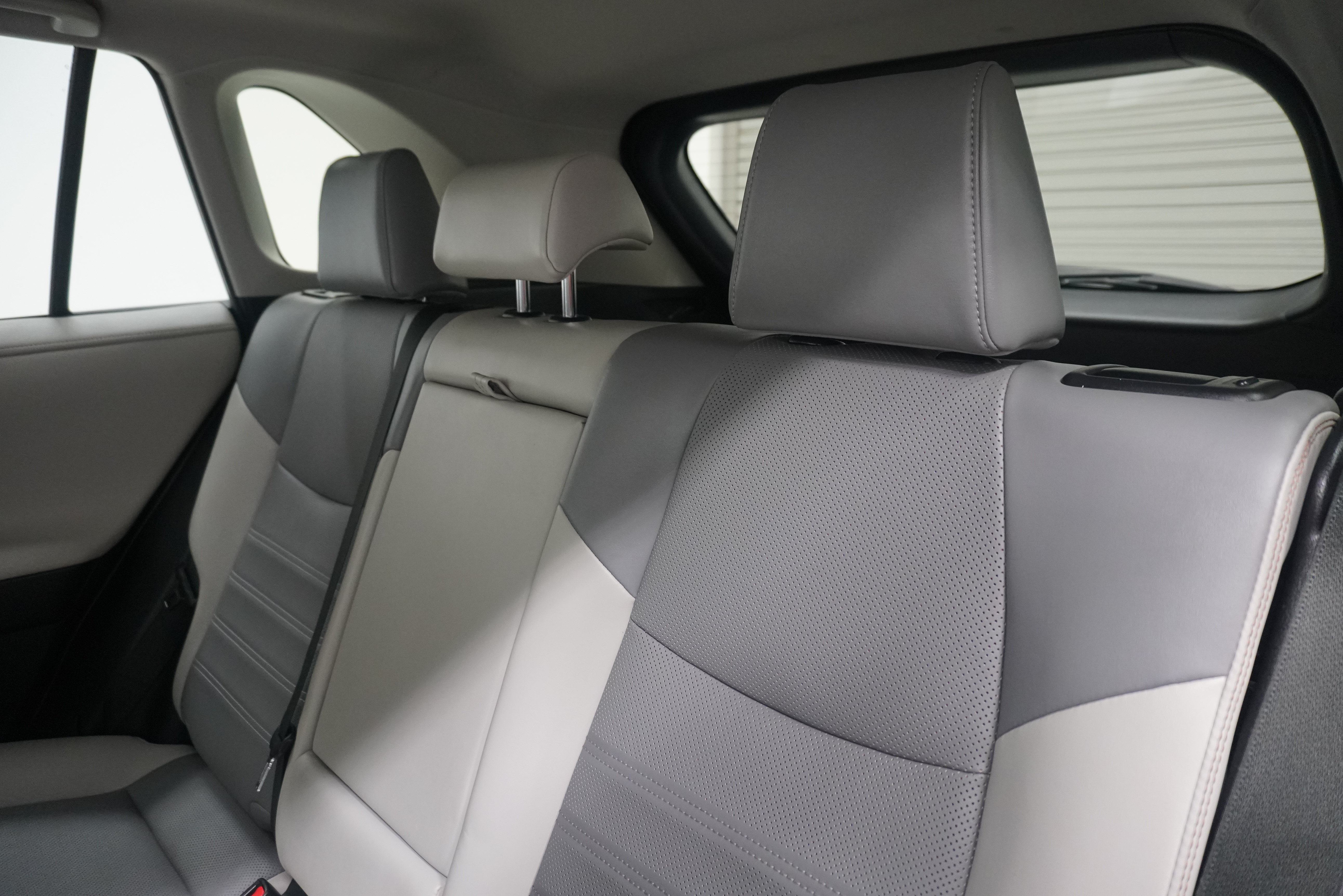 Used 2019 Toyota RAV4 Limited w/ Advanced Technology Package AWD/4WD image 13