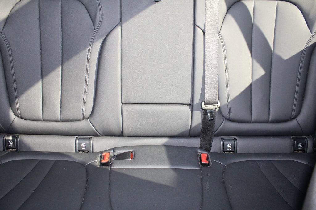 Used 2020 BMW X5 xDrive40i w/ Premium Package image 18