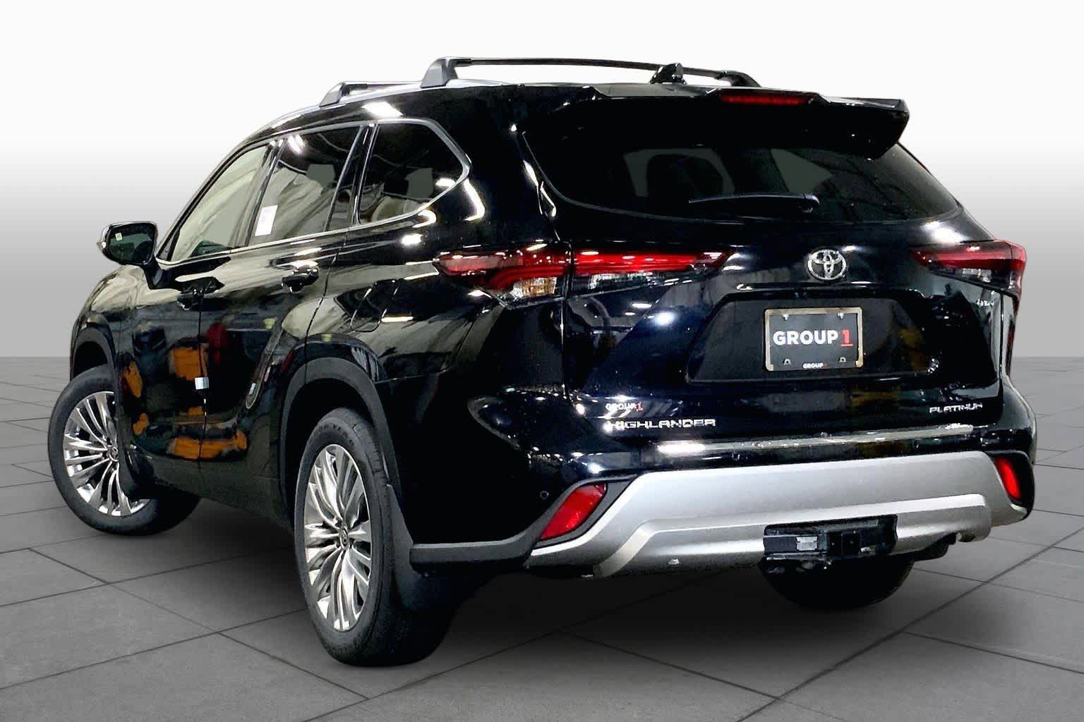 New 2026 Toyota Highlander Platinum AWD/4WD image 12