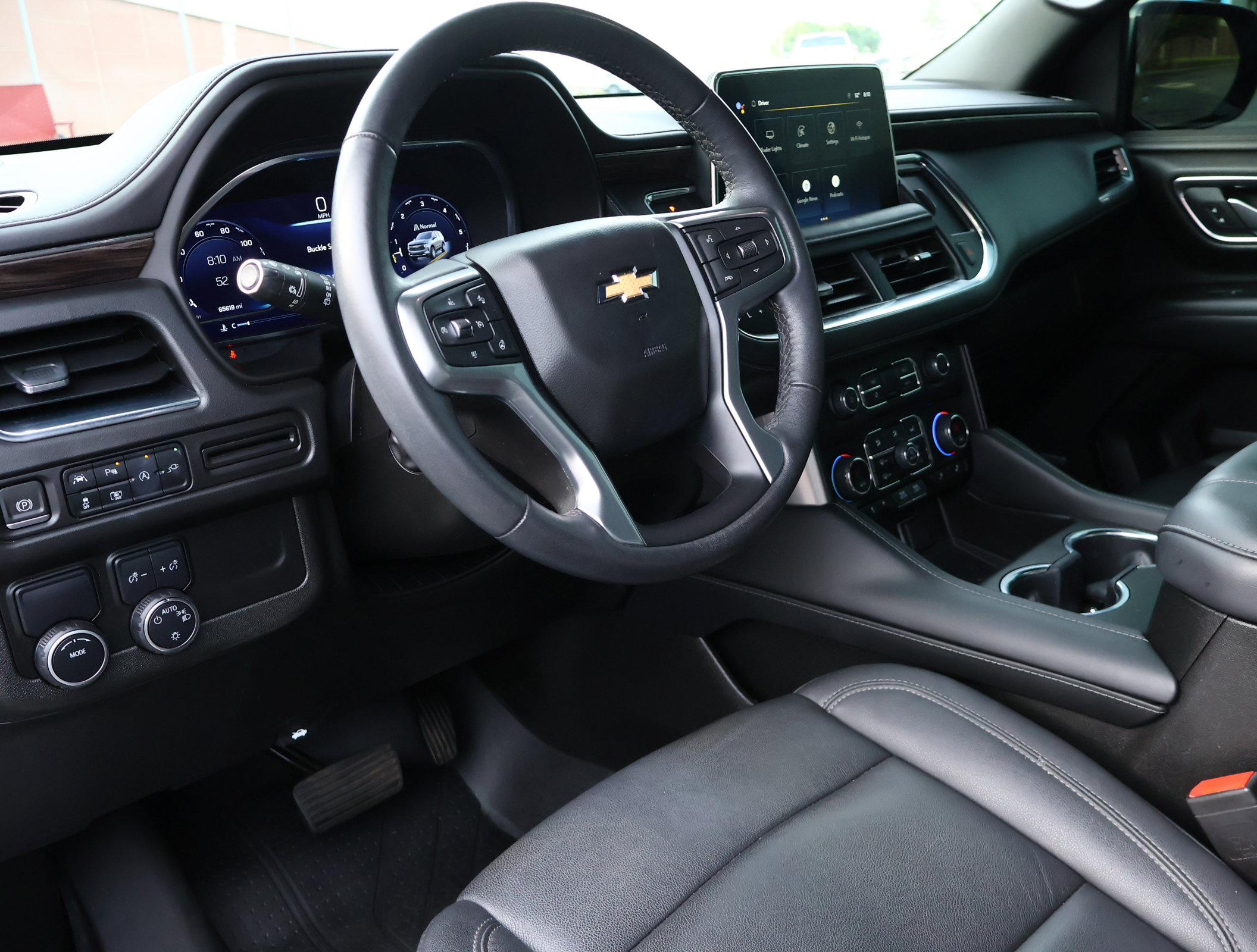 Used 2022 Chevrolet Tahoe LT w/ Luxury Package image 3