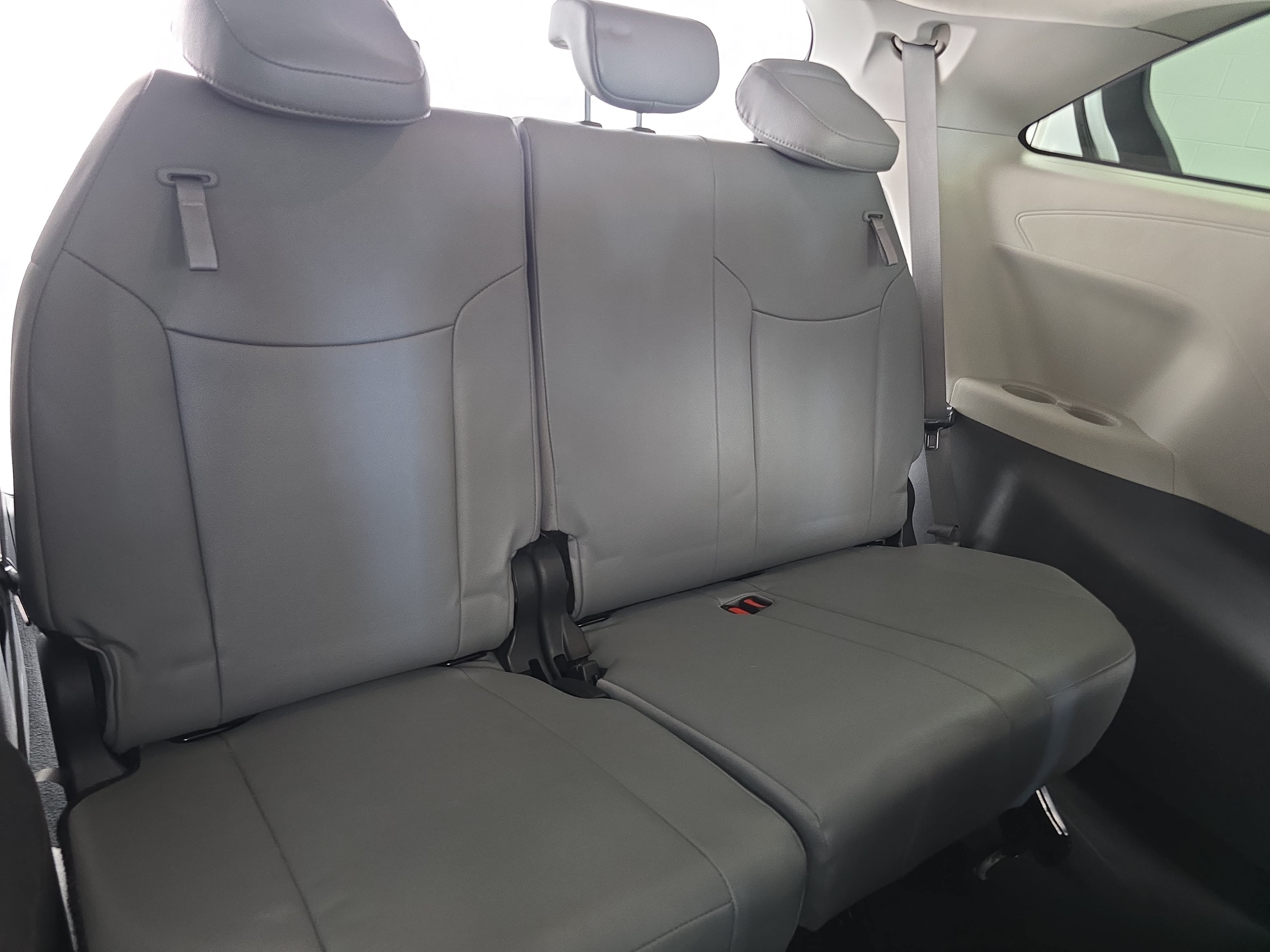 Used 2024 Toyota Sienna XLE FWD image 12