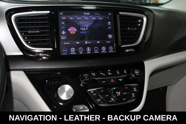 Used 2020 Chrysler Pacifica Touring-L Plus w/ Tire & Wheel Group FWD image 17