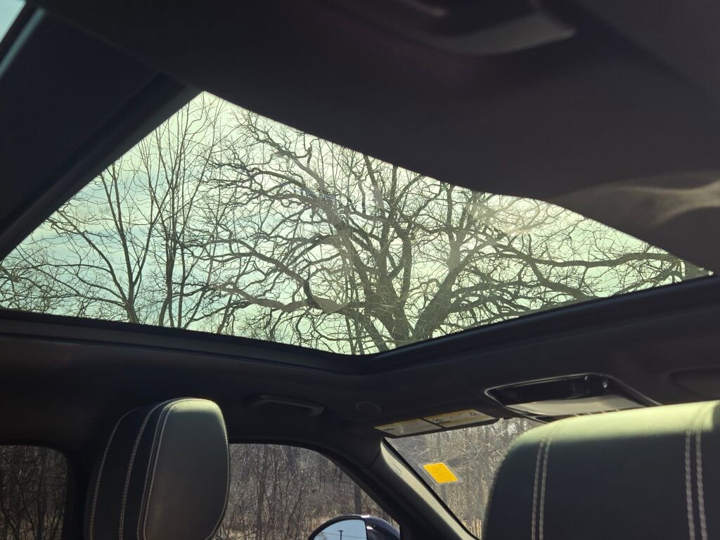 Used 2021 Land Rover Range Rover Velar R-Dynamic S image 12