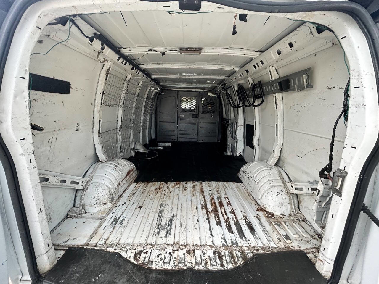 Used 2012 Chevrolet Express 2500 Extended image 12