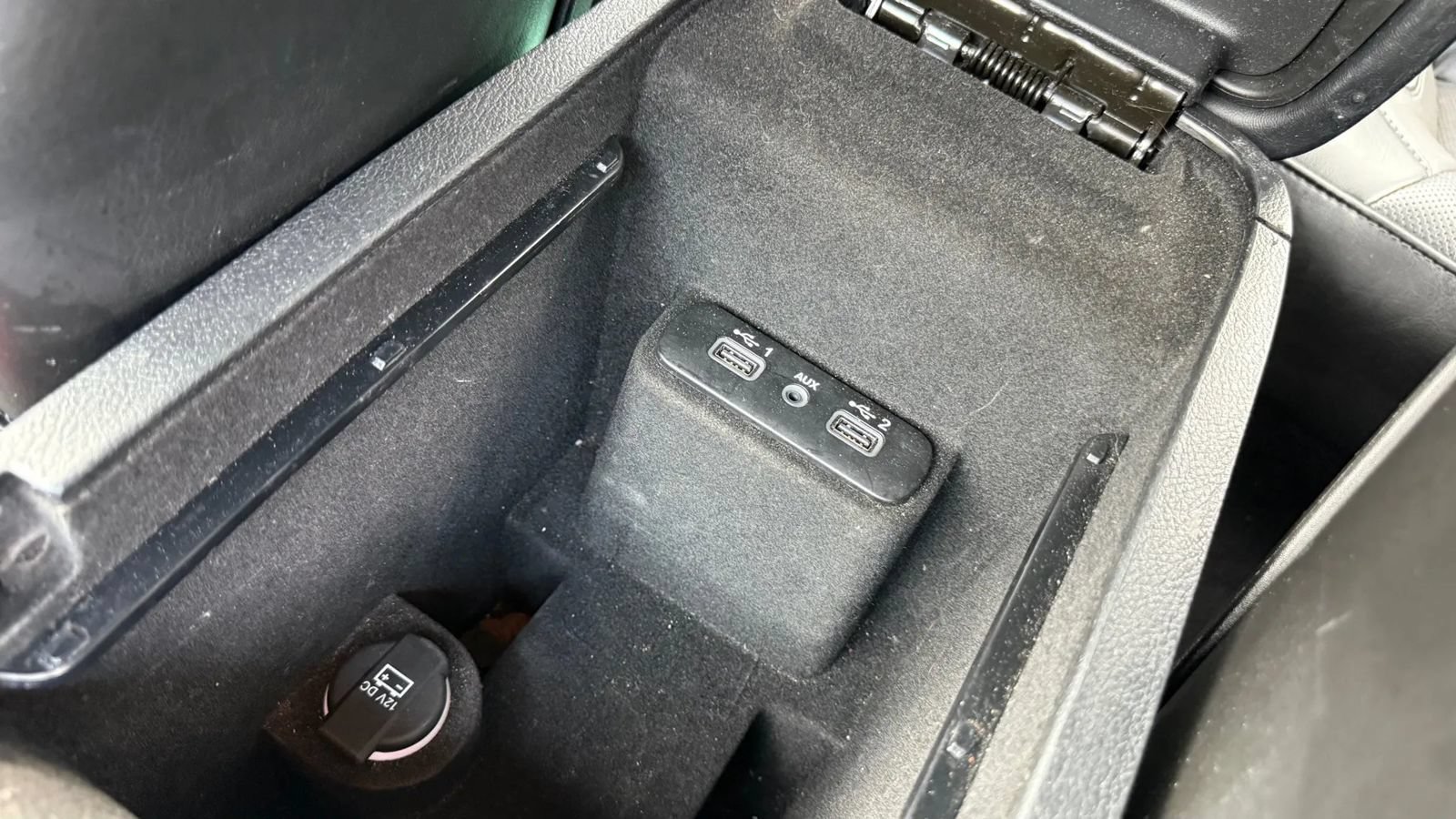 Used 2020 Dodge Charger SXT w/ Leather Interior Group RWD image 35