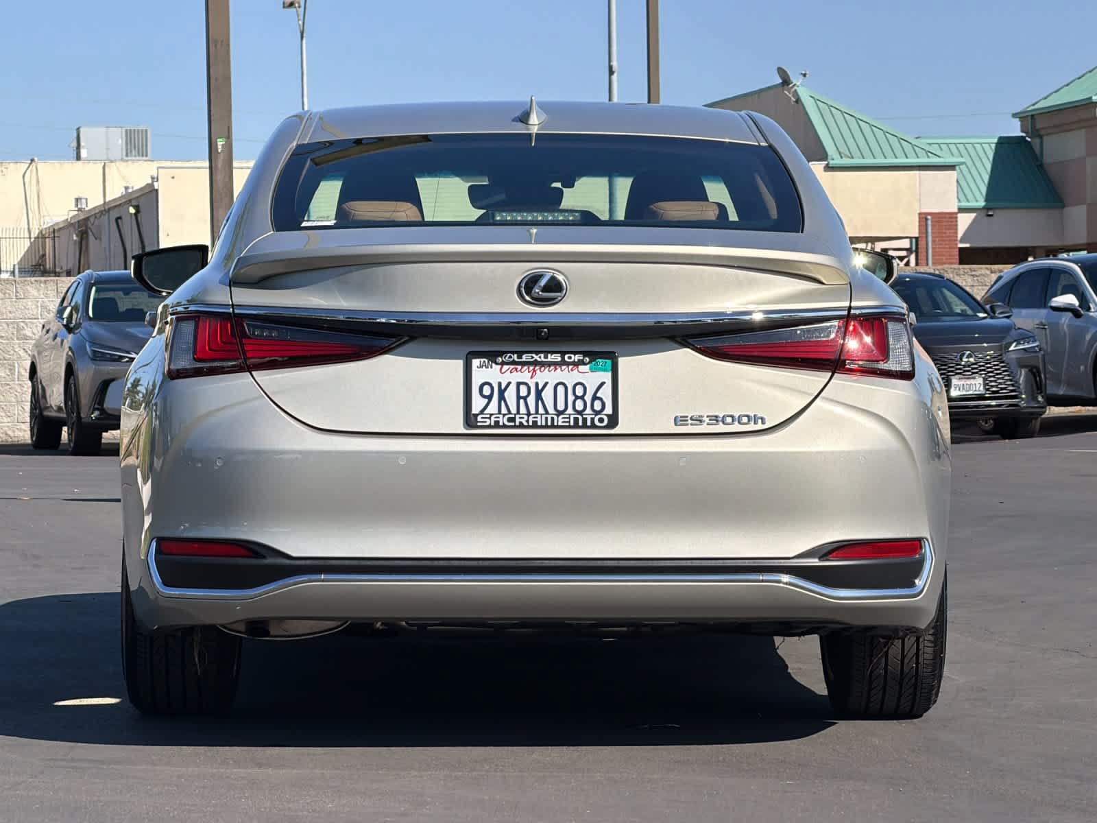 Certified 2024 Lexus ES 300h w/ Premium Package FWD image 8