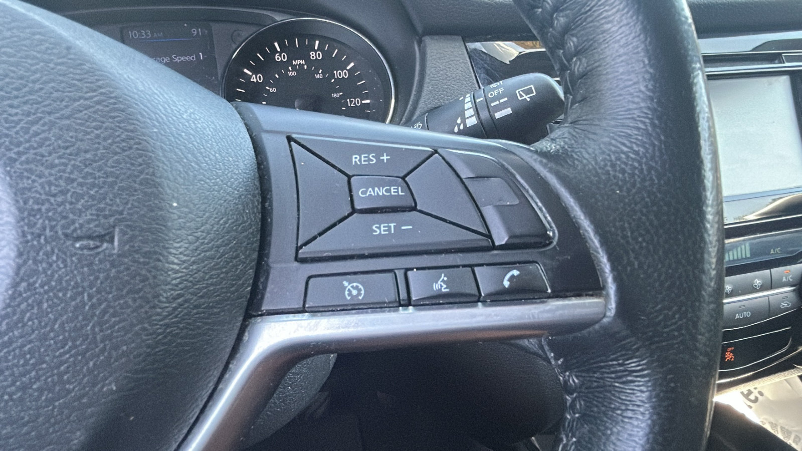 Used 2018 Nissan Rogue SV AWD/4WD image 20