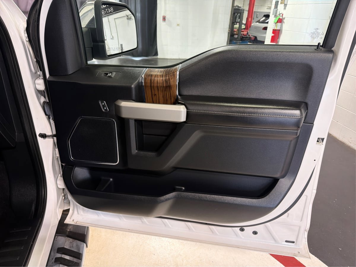 Used 2018 Ford F150 Lariat w/ Equipment Group 502A Luxury AWD/4WD image 26