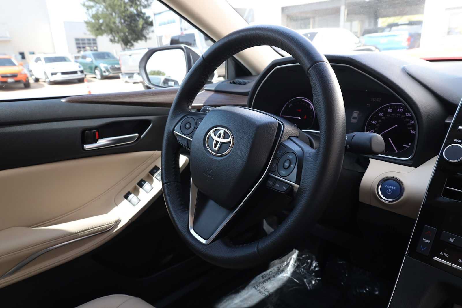 Used 2021 Toyota Avalon XLE FWD image 16