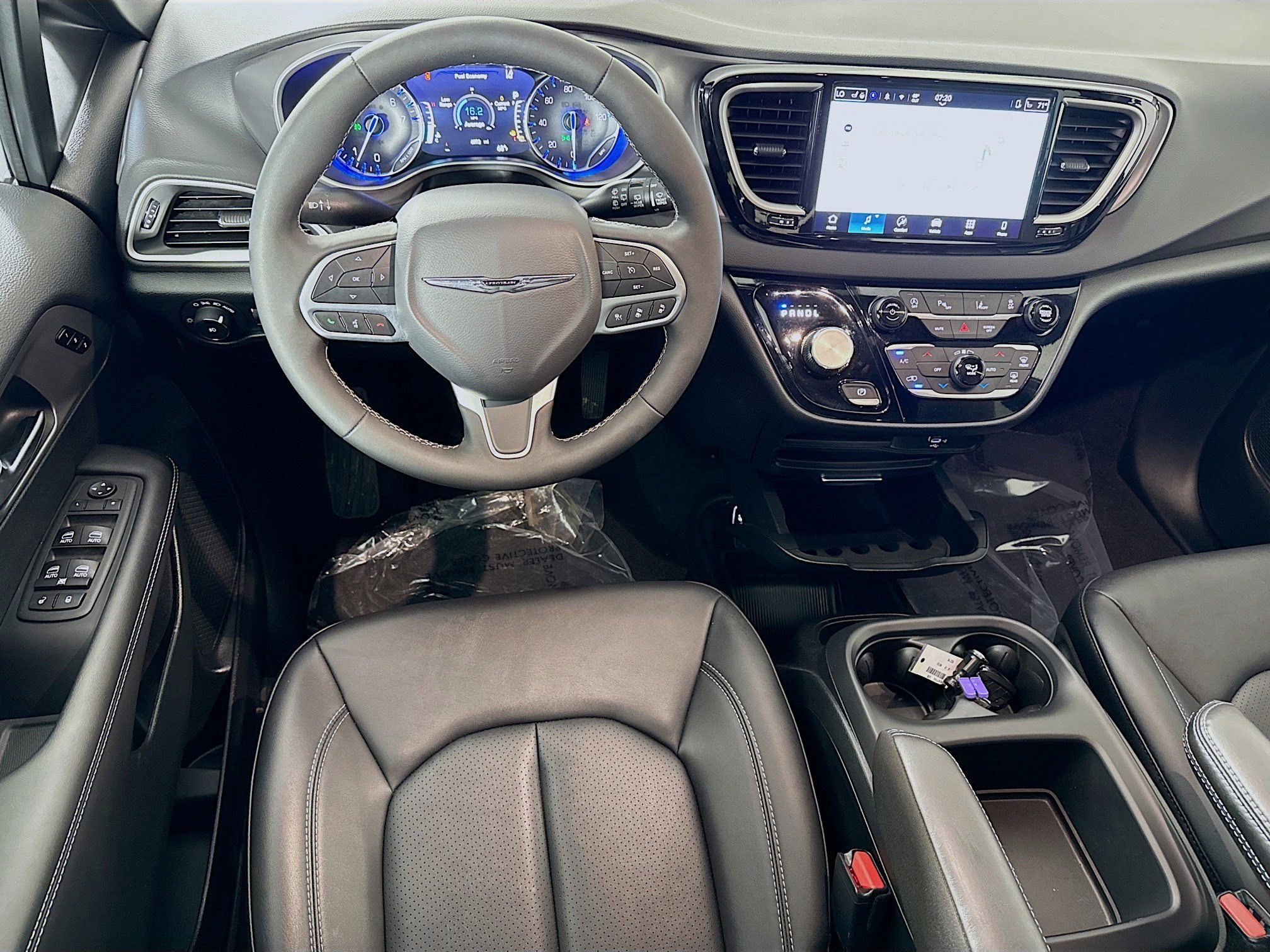 Used 2026 Chrysler Pacifica Select FWD image 17