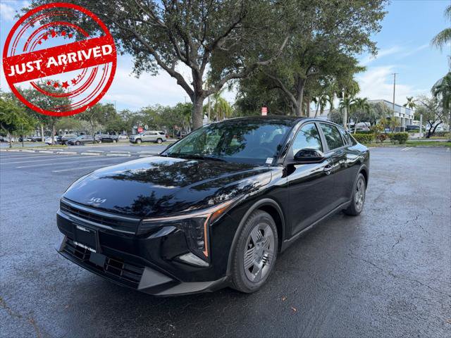 Used 2025 Kia K4 FWD image 1