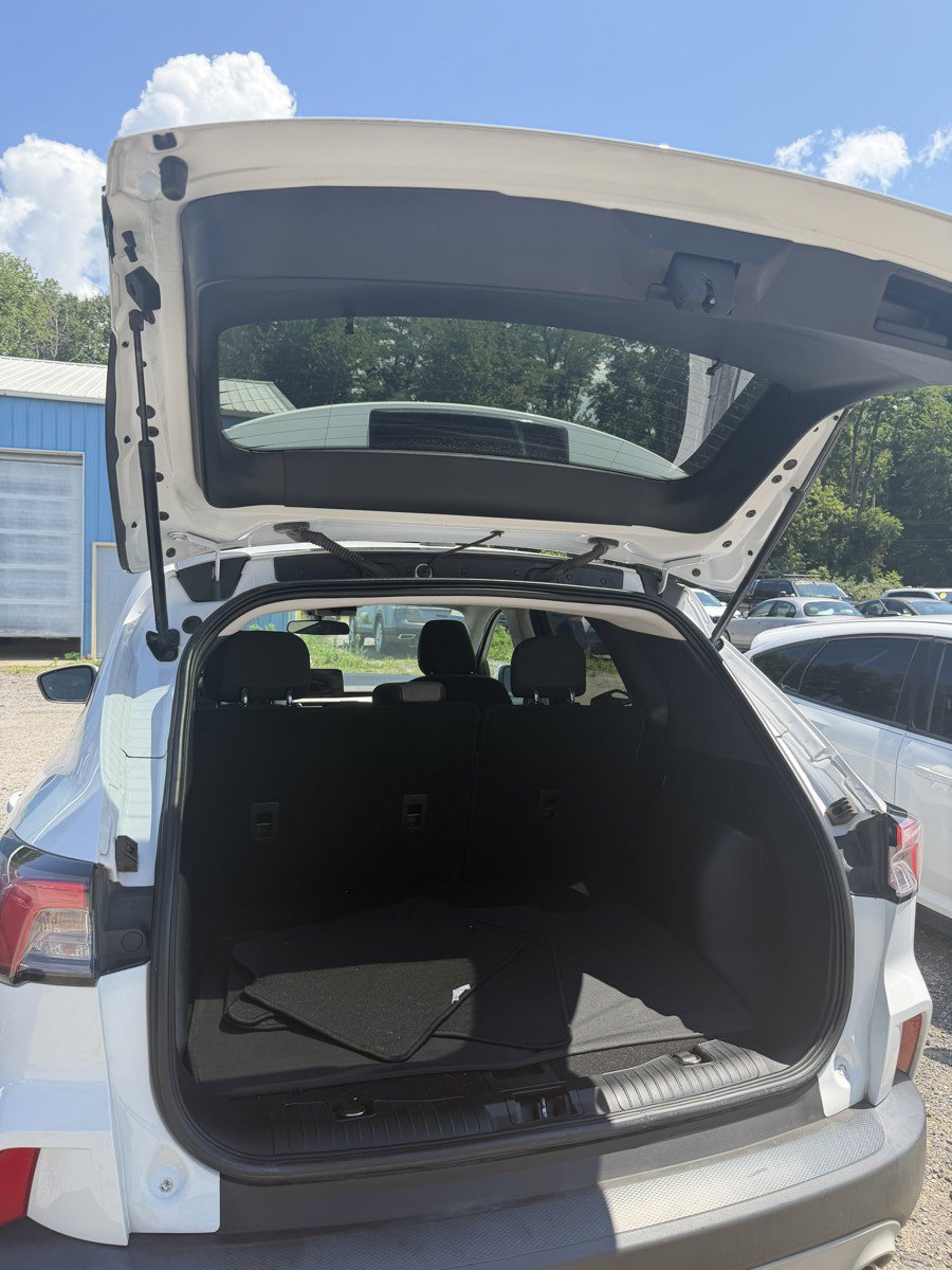 Used 2021 Ford Escape SE FWD image 14