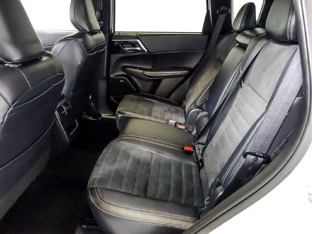 Used 2025 Mitsubishi Outlander SE AWD/4WD image 14