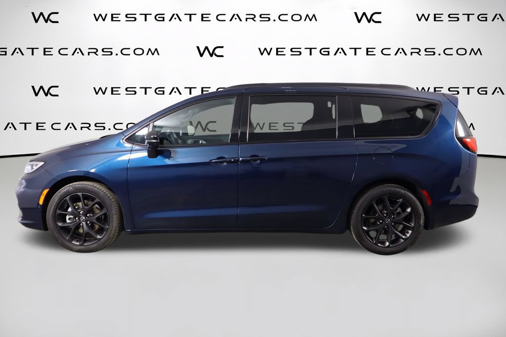 Used 2025 Chrysler Pacifica Limited FWD image 5