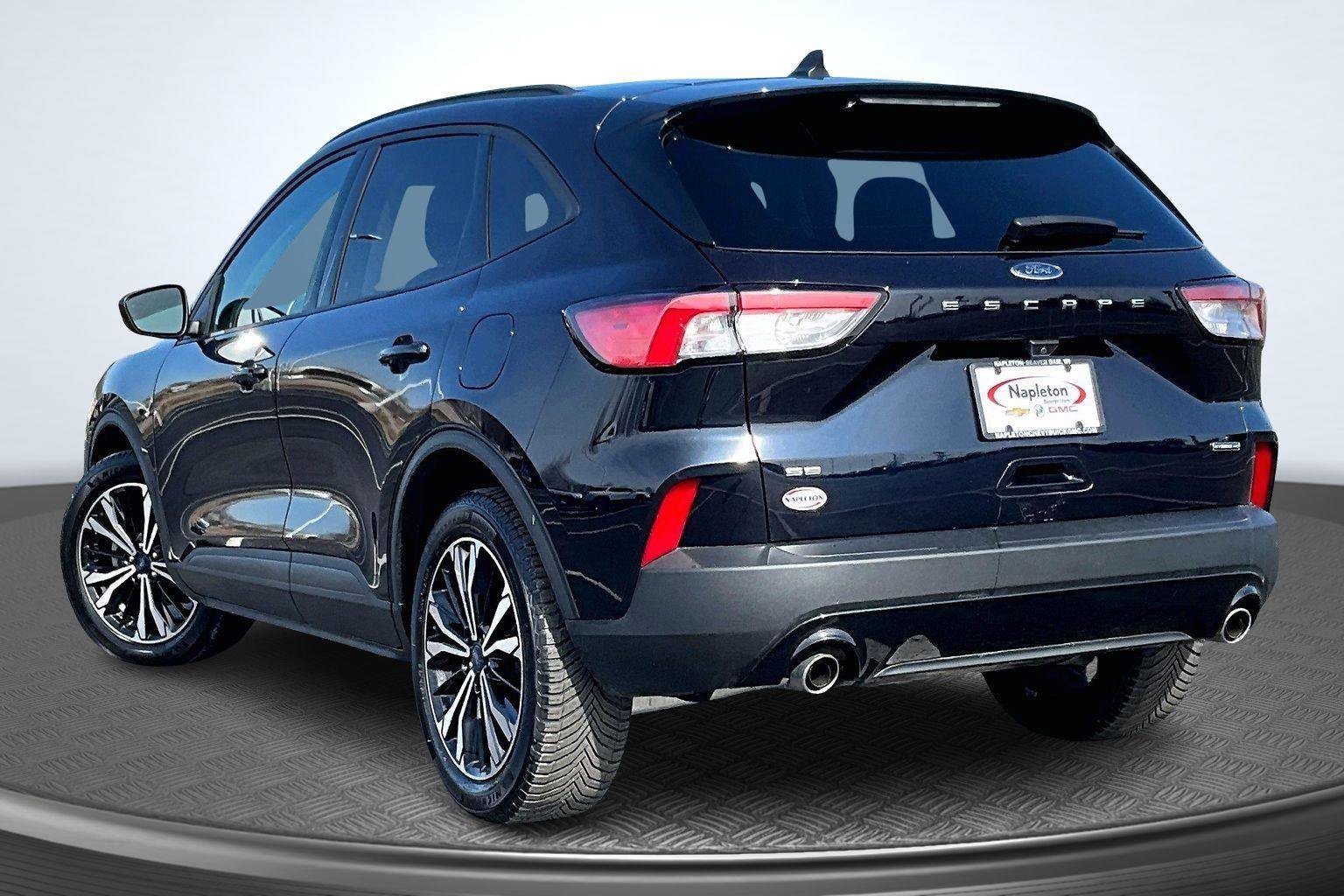 Used 2021 Ford Escape SE w/ SE Sport Appearance Package image 14