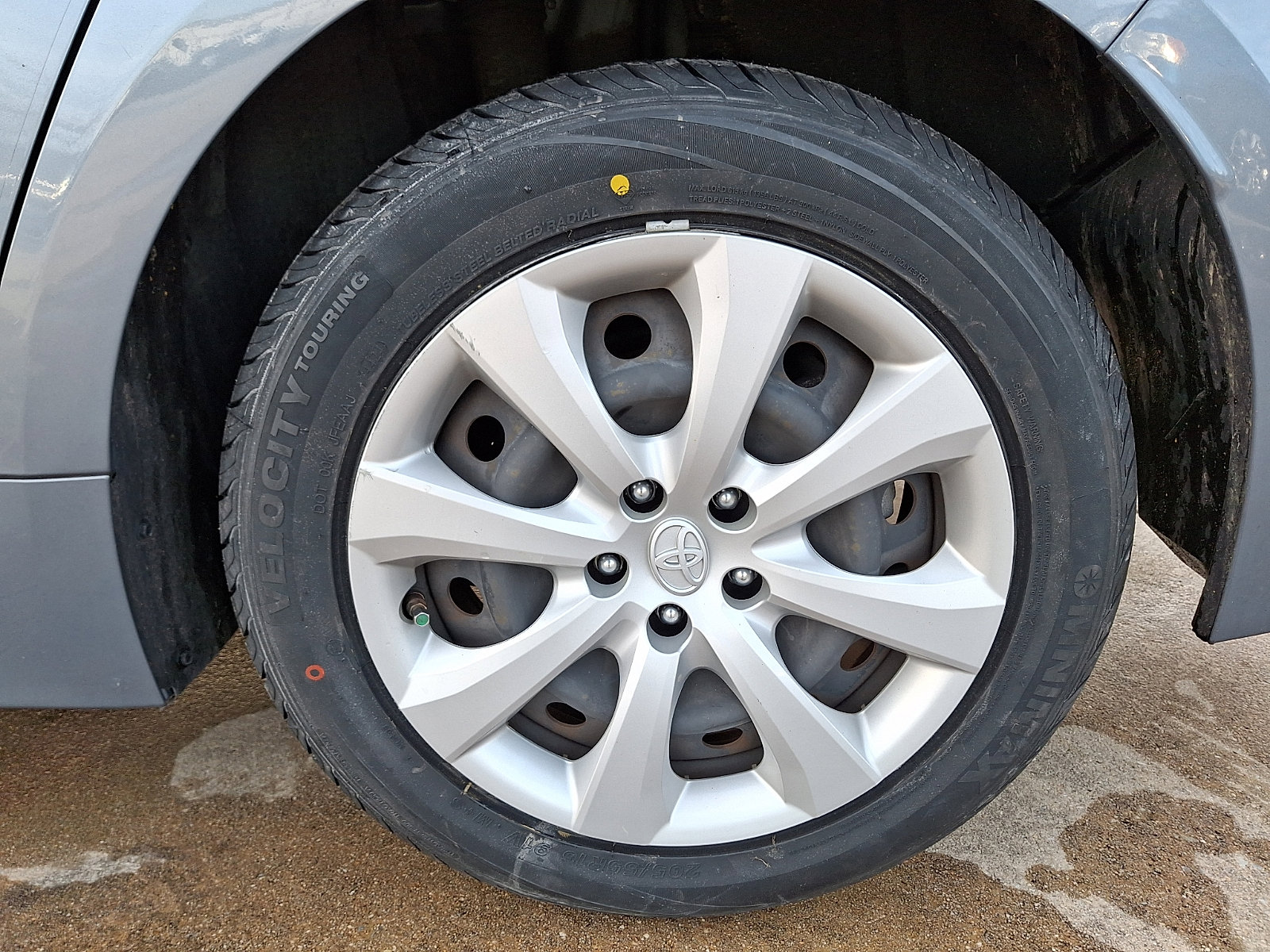 Used 2022 Toyota Corolla LE image 27