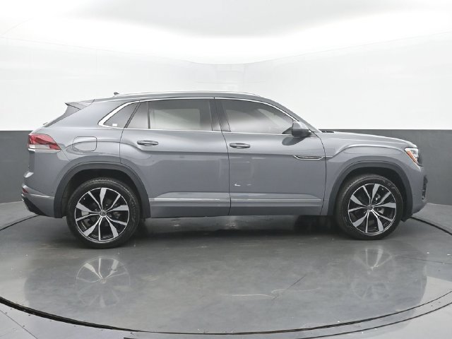 Used 2024 Volkswagen Atlas Cross Sport SEL Premium R-Line AWD/4WD image 6