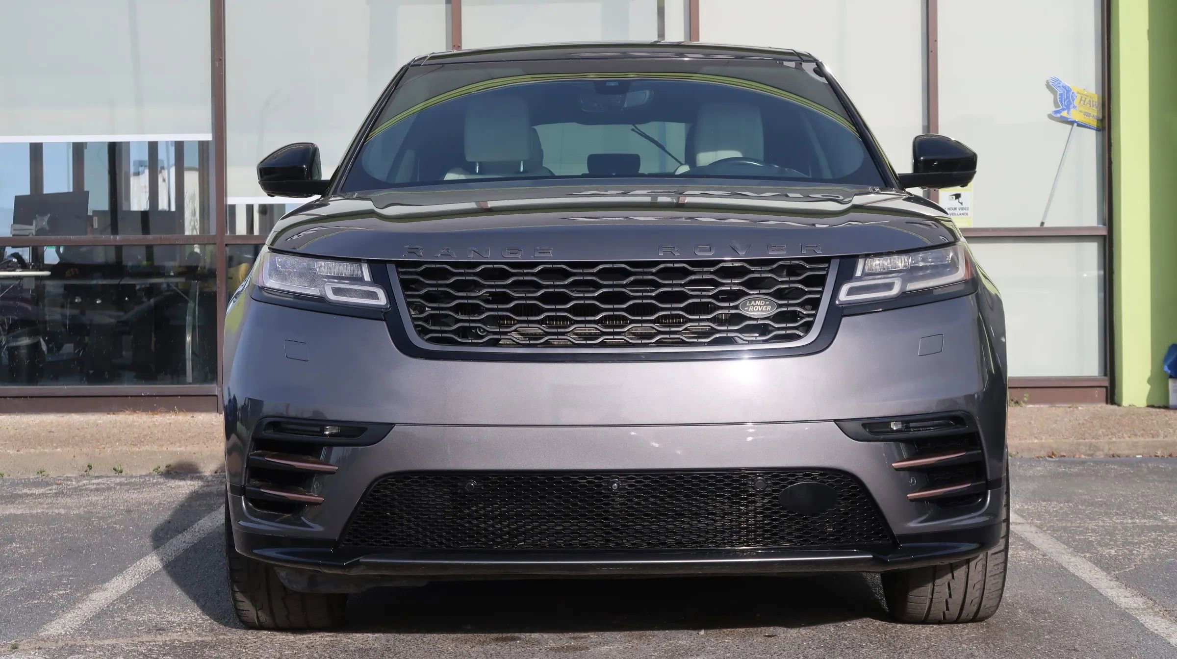 Used 2018 Land Rover Range Rover Velar image 2