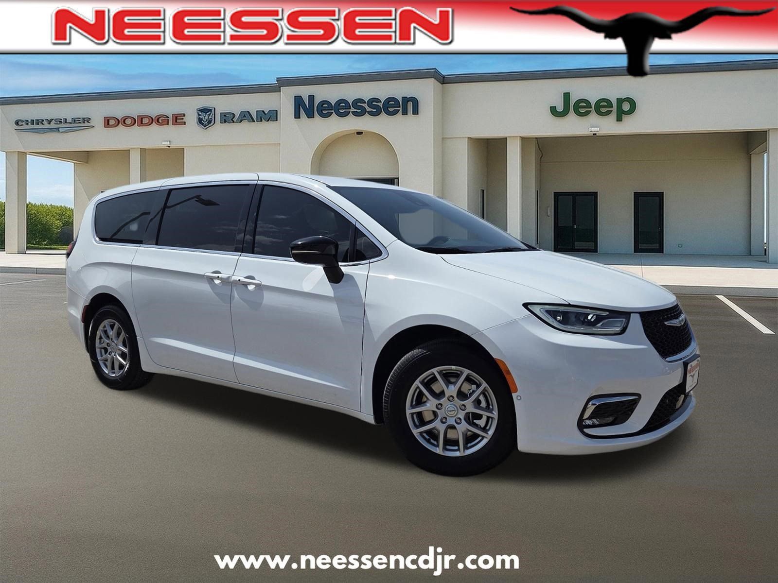 New 2026 Chrysler Pacifica Select