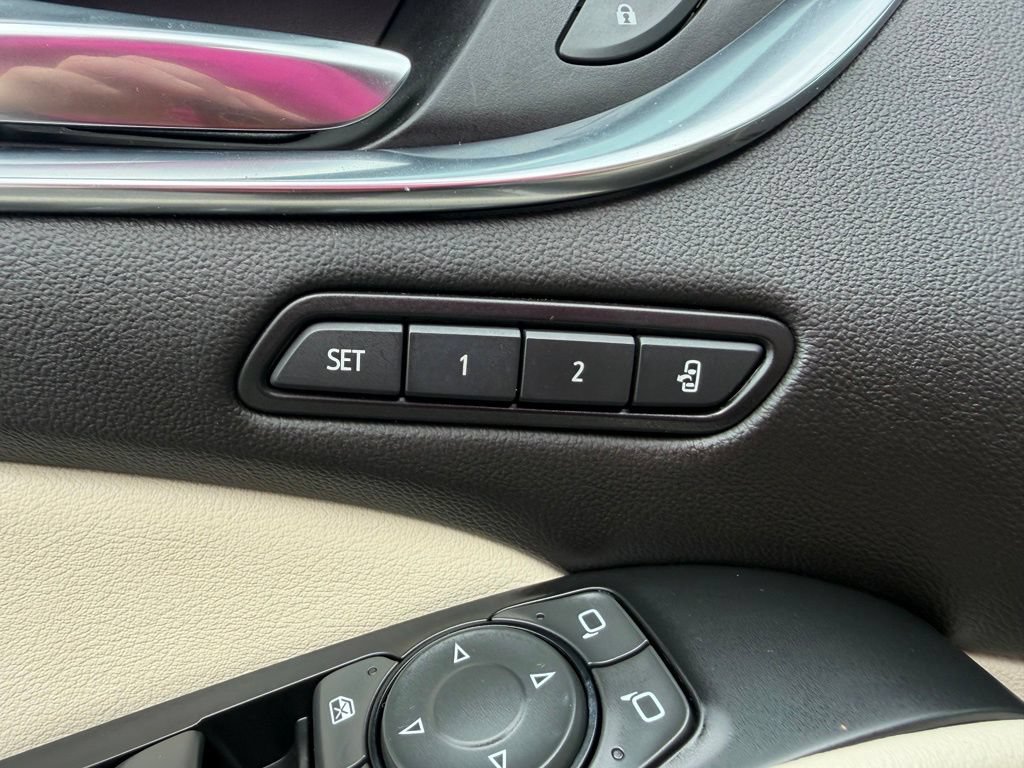 Used 2023 Buick Enclave Avenir w/ Avenir Technology Package FWD image 23