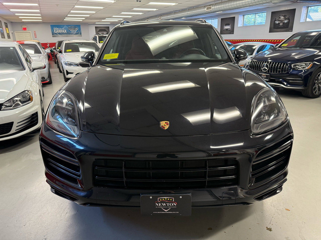 Used 2021 Porsche Cayenne Turbo image 2